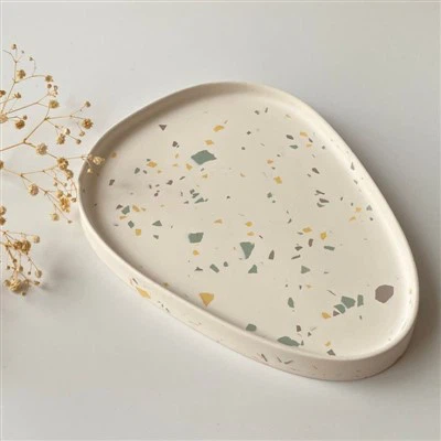 Is a tray considered a utensil?